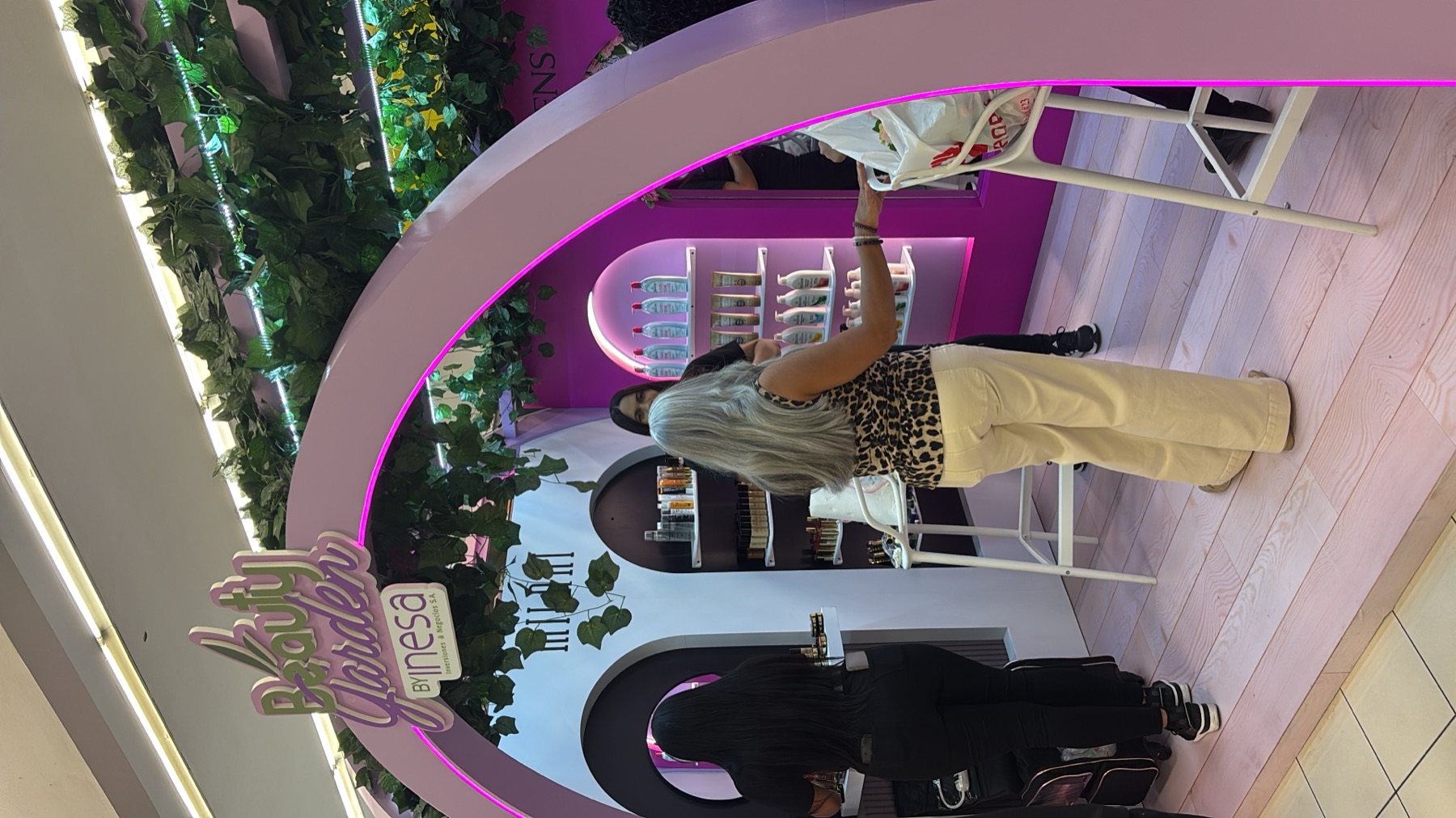 Stand inesa / Feria de belleza Sirena