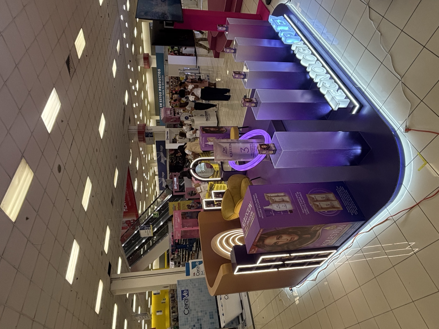 Stand KOLESTONE / Feria de belleza sirena