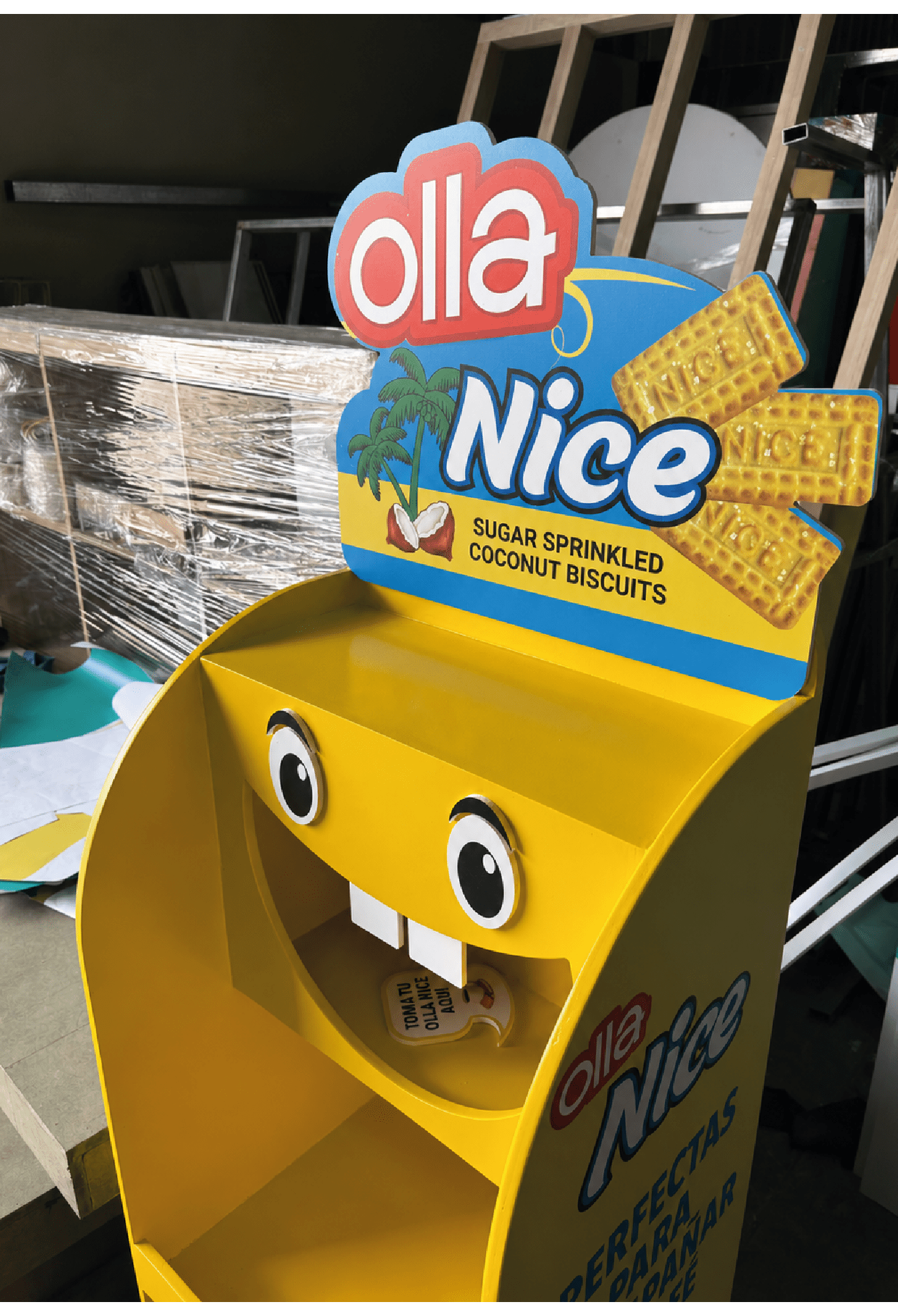 Fabricación de exhibidor comercial para Olla Nice